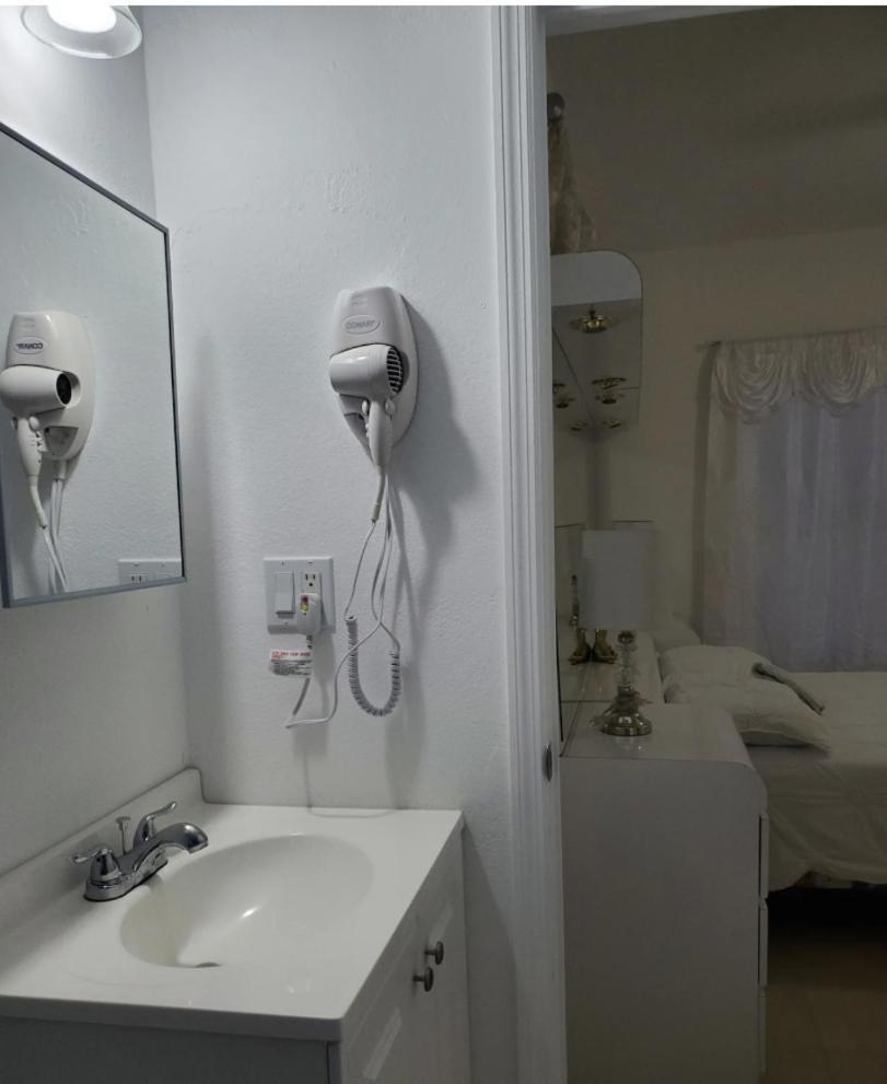 B1 Best Value On Private Bedroom With Private Bathroom In Little Havana, Miami Exterior foto